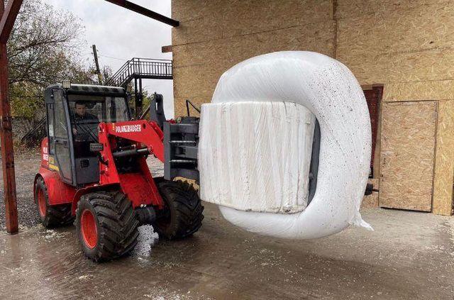 Beet pulp (pressed) Place of Origin Russia Quality crude protein 7.0 - 8.0 Max. Moisture (%) moisture 60%-65% Shelf Life 1 - 1.5 years (when - Image 2