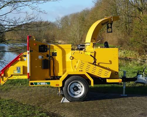 Industrial Tree Branch Wood Chipper Machine for Forestry and Landscaping Use - Image 1