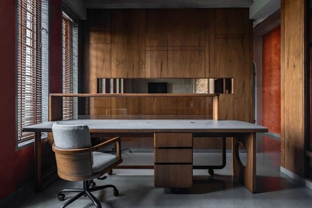 Home Office Interior Designing Service Ergonomic Comfort Reduces Strain And Promotes Better Posture During Long Work - Image 1