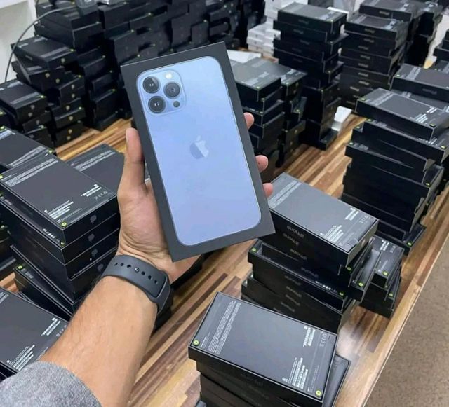 Liquidation Pallets Smartphones Wholesale Supply At Factory Price For Sale - Image 3