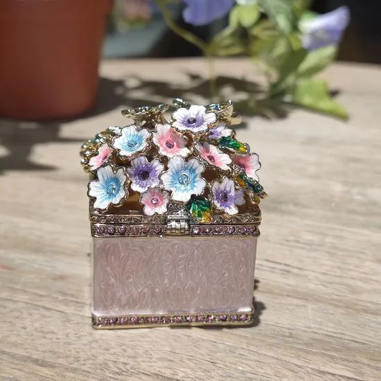 6cm 2.4inch Metal Handicrafts Square Shaped Butterfly Love Flower Enamel Jewelry Box Enameled Storage - Image 2
