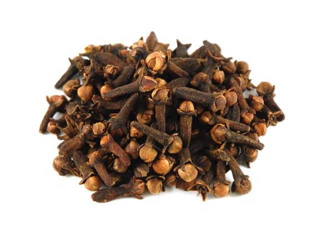 CLOVES Grade AA Shape LONG Type CLOVES Drying Process SUN Max. Moisture (%) 12 Packaging 50 KG BAGS Shelf Life 24 - Image 2