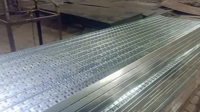 Wire Mesh Cable Tray Color Silver Thickness 2 mm Shape Rectangular Type Perforated Cable Tray Surface Finishing - Image 1