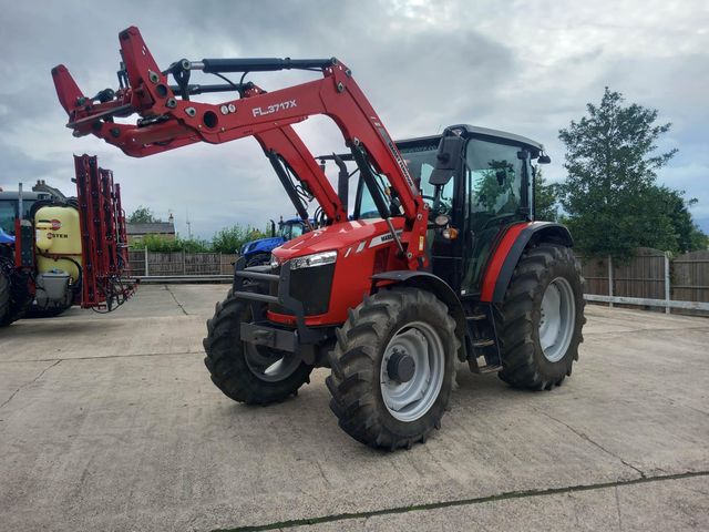 Premium MF 5711 Tractor Bulk Supply High Quality Agricultural Equipment Export Grade - Image 2