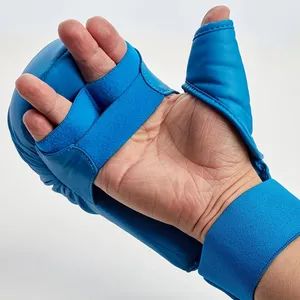 Wkf Karate Training Mitts Red Blue MOQ 50pairs Weight 0.5kg Fabric PU+Foam Model NO. 2067 OEM OEM Service Origin - Image 5
