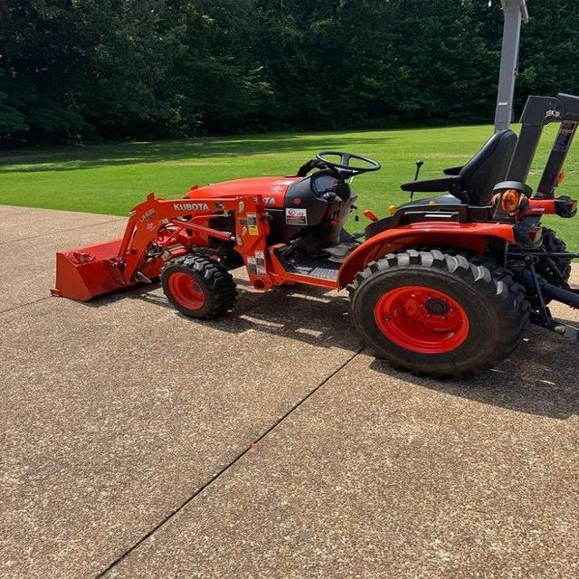 Kubota B2601 Compact Tractor 4WD Diesel Engine Farm Equipment Small Agricultural Tractor Heavy Duty - Image 4