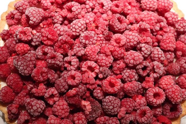 Wholesale Supplier Of Organic Frozen Raspberries in bulk Grade A Form Frozen Taste Sweet Texture Juicy Color Vibrant Shelf Life Up To 24 Months - Image 5