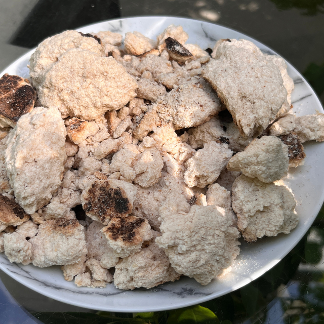 High-Quality White Copra Cake for Livestock & Animal Feed Origin Vietnam Features Organic Fat Content 16% Min Protein Content - Image 3