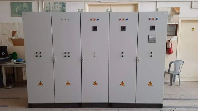 120A Medium Voltage Switchgear Voltage 240 V Frequency 50 Hz Current Rating 120A Surface Finish Color Coated Number of Poles Single Pole - Image 1
