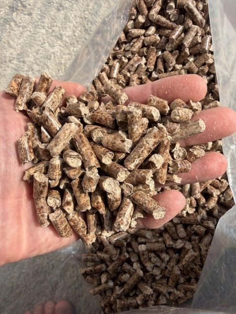 Medium Quality Ash <3% High Heating Capacity Wood Pellets From Mixed Wood Sawdust Biomass Fuel For Sale - Image 4