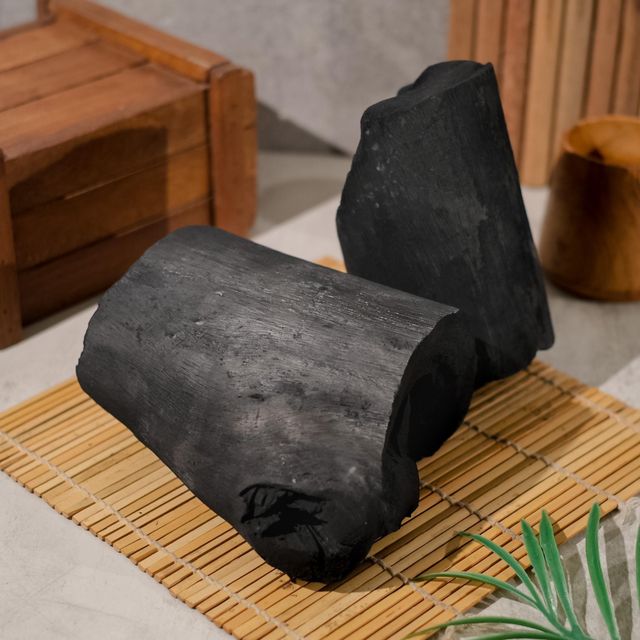 Natural hardwood charcoal - Image 1