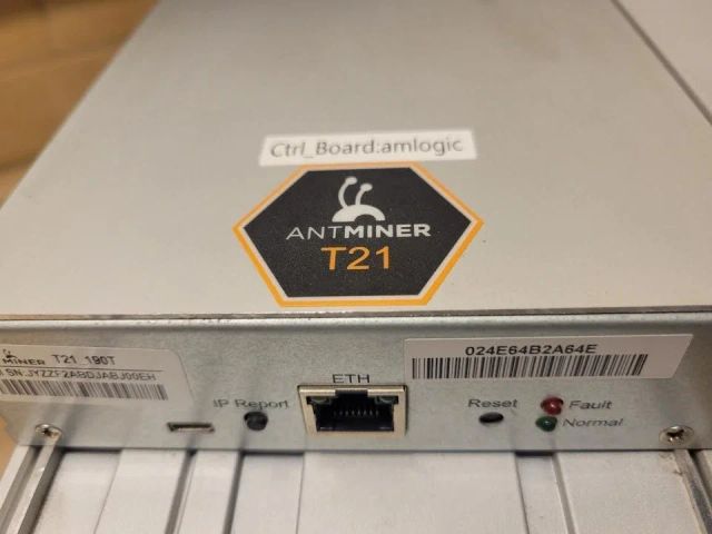 Bitmain Antminer S21/T21 190th/s BTC Miner w/ Luxor firmware - Image 4