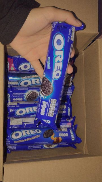 Oreo Biscuits and Cookies Sweet Crispy Glucose Crackers with Delicious Cream and Chocolate Flavors - Image 5