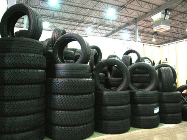 USED Radial Truck Tire, Tire for Truck, TBR sweater size available - Image 1