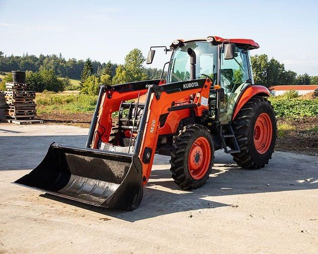Factory Price M7060 Agricultural Tractor Bulk Sale Durable Farming Equipment Available - Image 4