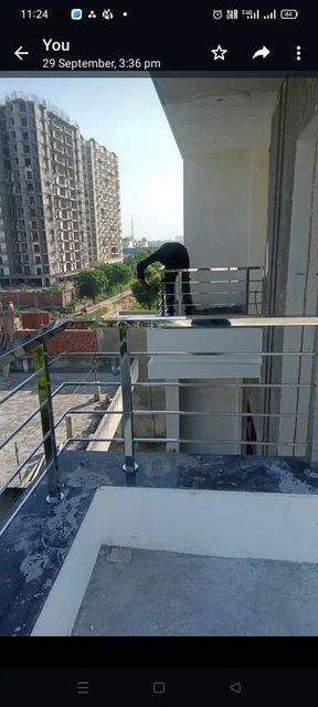 304 Stainless Steel Floor Mounted Deck Railing Design Bar Position Deck Mounting Type Floor Material Grade SS 304 Usage/Application - Image 1