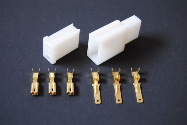 3-5 Terminal Connector, 220 - 240 V, Packaging Type: Box Brand MSN Pin Type 3-5 Packaging Type Box Voltage 220 - 240 V Material ABS, PP, - Image 1