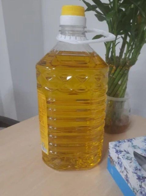 refined palm oil cp 8 Delivery Form Drums, Tank Filling Viscosity Class Edible oil & long distance export, Other Volume 75L - 150 L Drums or 1000 L IBC Tanks or 20 ft Installed Containers - Image 3