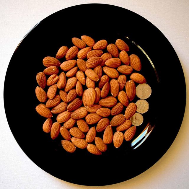 High Quality California Almonds Raw Roasted or Blanched Bulk Supply for Wholesale Export and Retail Use - Image 4