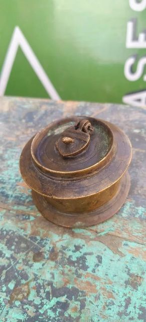Pooja Antique Brass Round Oil Chirag, Size: 4 Inch Size 4 Inch Style Antique Material Brass Occasion Pooja Diya Shape - Image 2