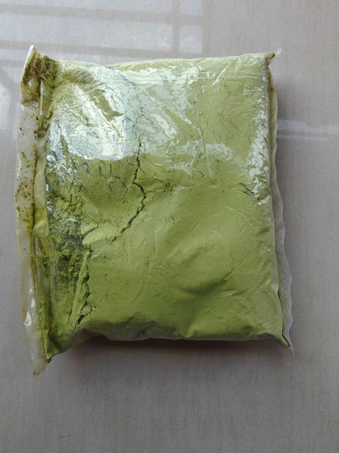 Fine olive coloured moringa powder - Image 1