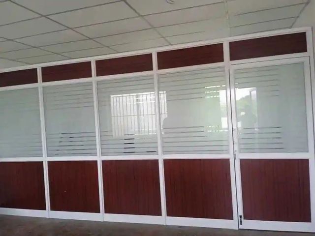 Aluminium Partition Work, Commercial Material Aluminium Service Mode Offline Service Duration 1 Week Open Style Hinged, - Image 2