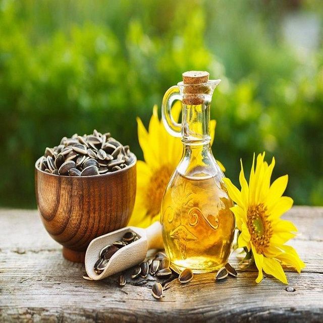 Natural Crude Sunflower Oil For Food Manufacturing And Kitchen Use Offering Rich Nutritional Value And Consistent Quality For Professional Cooking Needs - Image 4