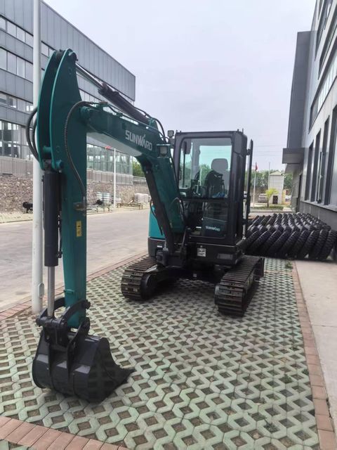 Used Excavator Sunward SWE90E Second Hand Excavator Machine Sunward SWE 90 Small Crawler Excavator Good Price for Sale - Image 4