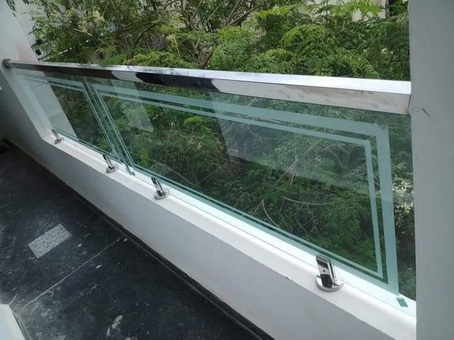 Spigot Based Stainless Steel Glass Balcony Railing Rail Height 750 mm Steel Grade SS 304 Application Balcony Glass Thickness 12 - Image 5