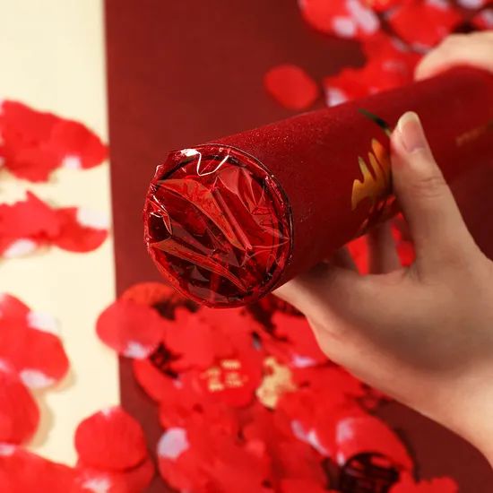 Elegant Ribbons and Confetti Cannons for Wedding Decor - Image 3