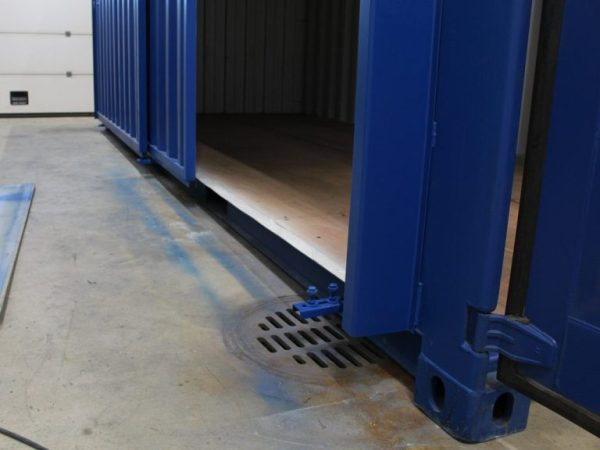 High-cube containers / 20ft Hi Cube Container (9′ 6″ high) suitable for IBC storage Sliding Door - Image 3