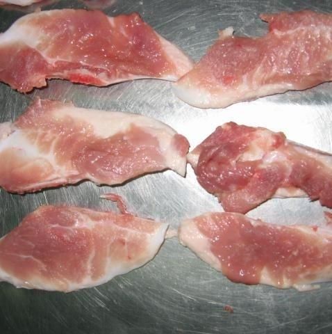 Frozen Pork Moon Bones Fresh - Sustainable and Responsible Sourcing for Eco-Friendly Consumers - Reliable and Timely Delivery  in Bulk Gluten-Free & Low-Carb Grade a Suitable for Slow Cooking Bone Stock and Meat-based Meals - Image 3