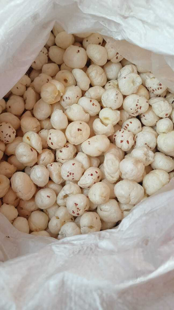 Raw Makhana/Foxnut  Color Ivory-white Flavor Clean, Nutty Texture Light, Crunchy Allergen Status Gluten-free Processing Method - Image 4