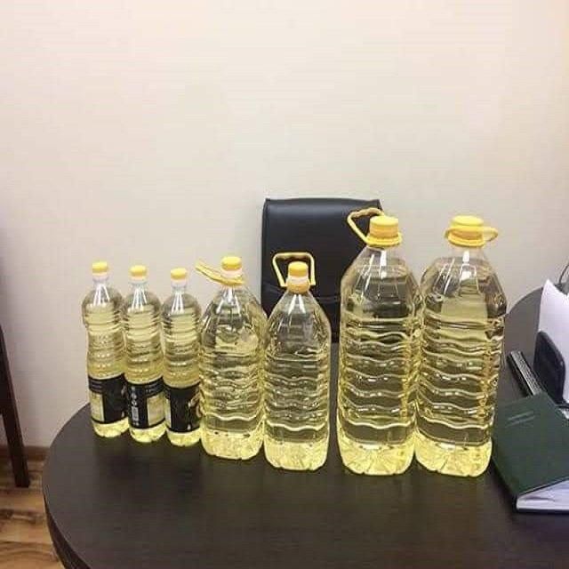 Classic Refined Sunflower Oil Excellent Quality Wholesale Price High Quality Kitchen Oil for Food Manufacturers - Image 1