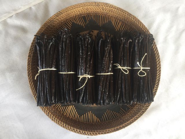 RENDAH TAHITENSIS GOURMET Dried Vanilla Beans Premium Quality Indonesian Hot Selling 20-22 CM Vanilla Pods Reasonable Best Price – product photo 6, product detail gallery