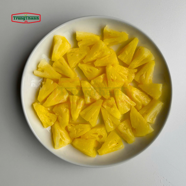 Canned Queen pineapple in syrup 20oz 30oz A10 - OEM - Image 4