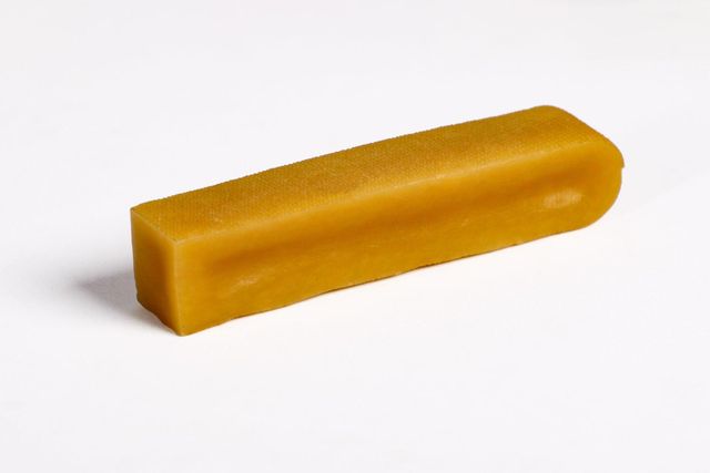 Omega Dog Chew Chhurpi Smell Smoky Form Chew Bar Brand Name Omega Shelf Life 2 years Place of Origin Nepal Max. Moisture (%) 10-11% - Image 4