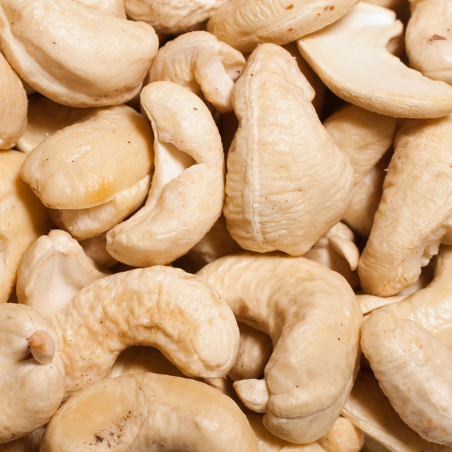 Top Quality Raw Cashew Nuts Carefully Selected Cashew Nuts Supplied In Bulk For Exporters And Industrial Buyers - Image 4