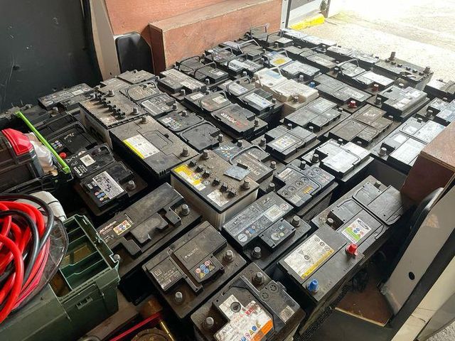 High Quality Premium Grade Car Drained Lead Acid Battery Scrap Lead Battery Plate Scrap 99% Pb Content 99% Min Purity - Image 4