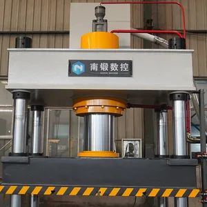 200-Ton Rapid Sheet Metal Stretching Four-Column Hydraulic Press for Hot Forging Machines - Image 2
