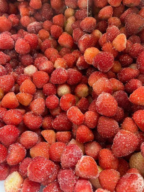 IQF Frozen Strawberry Whole and Cuts Tropical Fruit Vietnam Export - Image 4