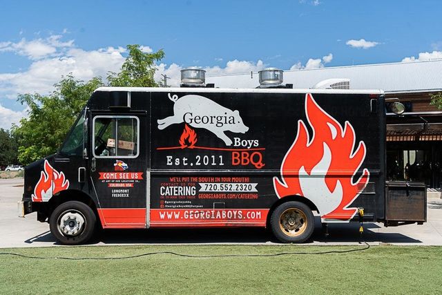 Custom Built BBQ Food Truck With High Capacity Cooking Equipment For Festivals Catering And Mobile Restaurant  - Image 4