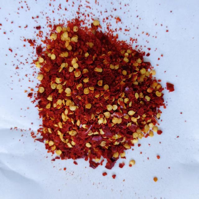 Red Chilli Chili Pepper Sweet Paprika Powder Grade A Storage Type Dried Packing Bags Or Cartons Place of Origin China - Image 3