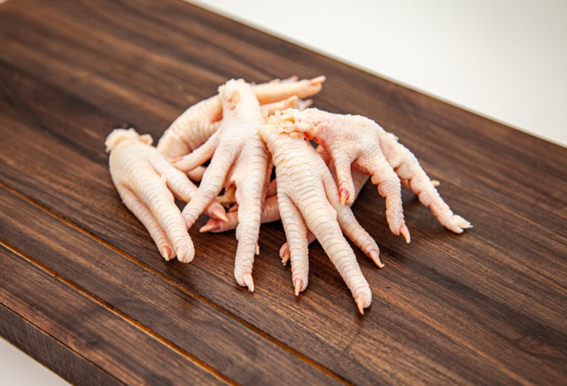 chicken feet Cut Other Freshness Level Frozen Degree of Processing Other - Image 1