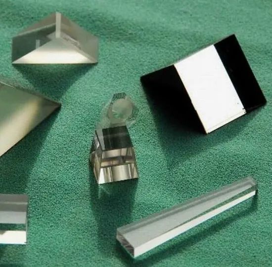 Broadband Anti-Reflection (BBAR) Coated Right Angle Prisms - Image 1