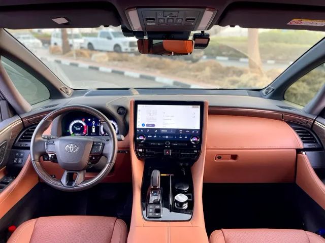 2025 TOYOTA ALPHARD 2.5L HYBRID EXECUTIVE LOUNGE IN-LINE 4-CYLINDER GASOLINE - Image 5