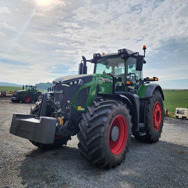 Durable Fendt 930 Vario Tractor Available At Cheap Price High Power Engine Ready For Demanding Field Operations - Image 4