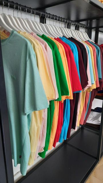 Plain T-Shirt – Basic Unisex Crew Neck – product photo 4, product detail gallery
