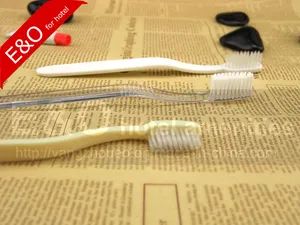 Disposable Transparent Hotel Toothbrush with Toothpaste Size 17.5cm Trademark e&o Handle PP, PS Type Toothbrush Material - Image 4