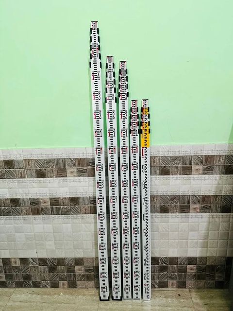 Mechanical Aluminium Leveling Staff Set 4 mt Magnetic Yes Type Mechanical Material Aluminium Set Contains 5 Pieces Size 4 Meter - Image 1
